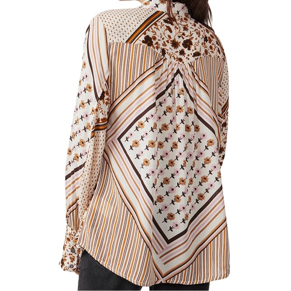 💙 NWT 🆕 FREE PEOPLE Hazel Buttondown - Picture 2 of 3